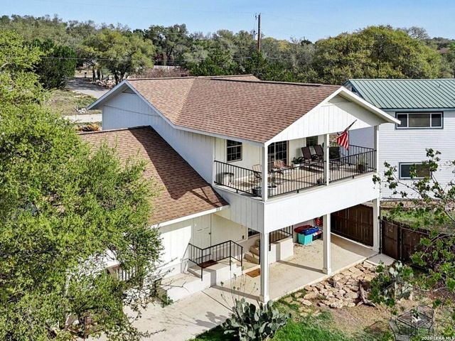 127 Cedar Tree Ln, Canyon Lake, TX 78133