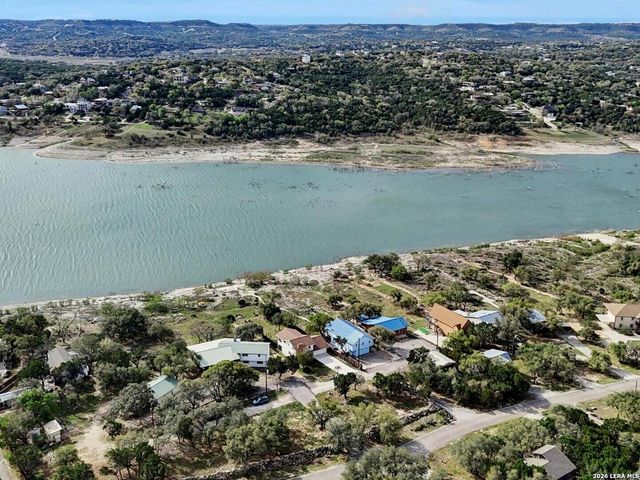 127 Cedar Tree Ln, Canyon Lake, TX 78133