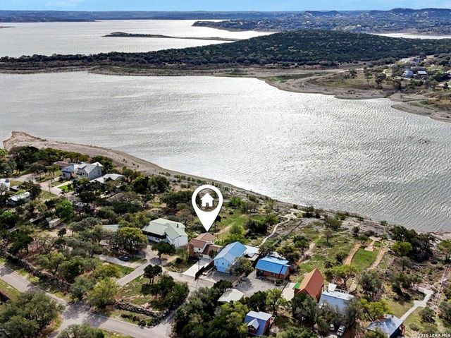 127 Cedar Tree Ln, Canyon Lake, TX 78133