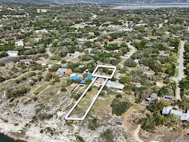 127 Cedar Tree Ln, Canyon Lake, TX 78133
