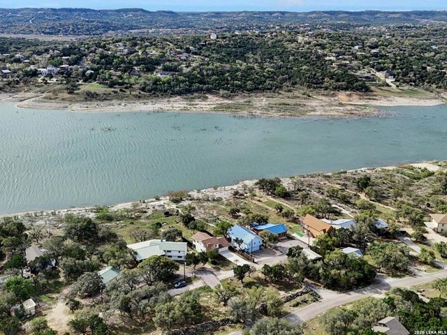 127 Cedar Tree Ln, Canyon Lake, TX 78133