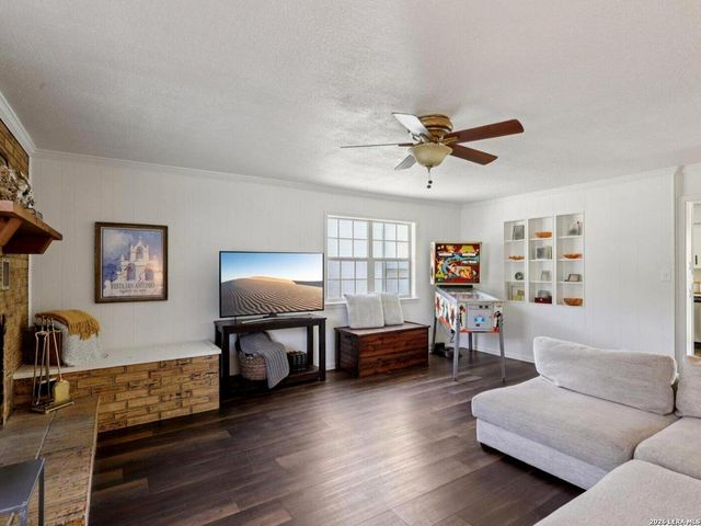 127 Cedar Tree Ln, Canyon Lake, TX 78133