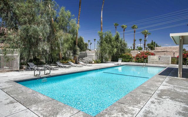1830 N Mira Loma Way, Palm Springs, CA 92262