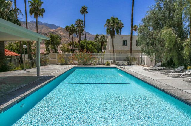 1830 N Mira Loma Way, Palm Springs, CA 92262