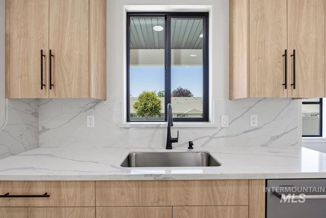 517 Canyon Falls Dr., Twin Falls, ID 83301