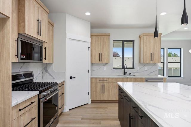 517 Canyon Falls Dr., Twin Falls, ID 83301