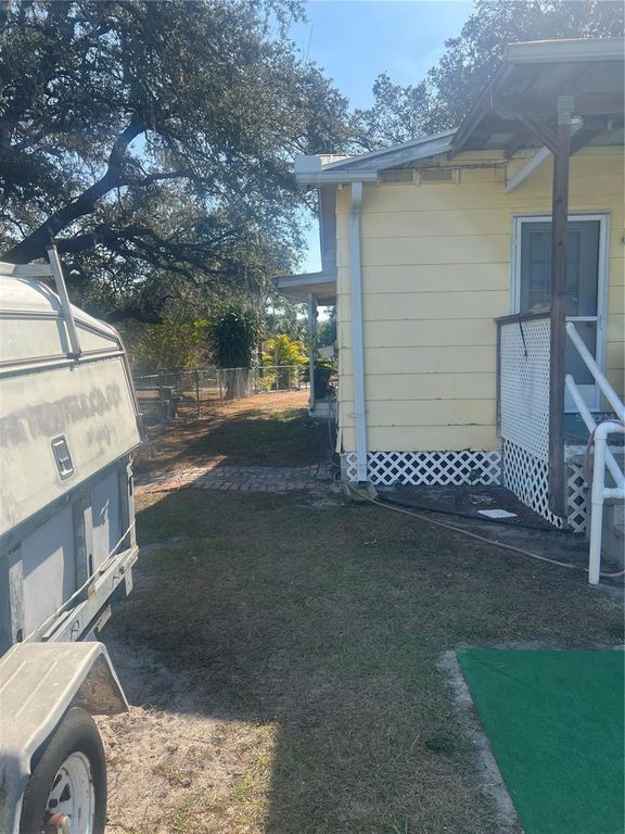Image 14 of property listing at 4224 E BIRD STREET, Tampa, FL 33617