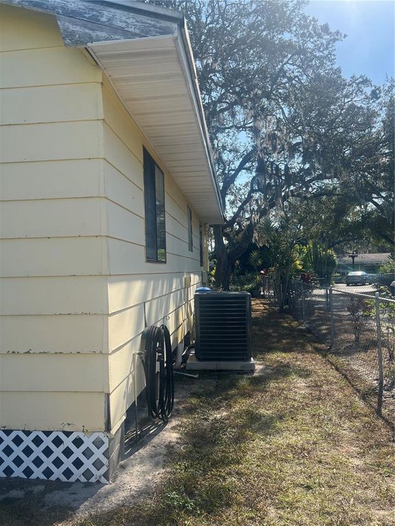 Image 17 of property listing at 4224 E BIRD STREET, Tampa, FL 33617