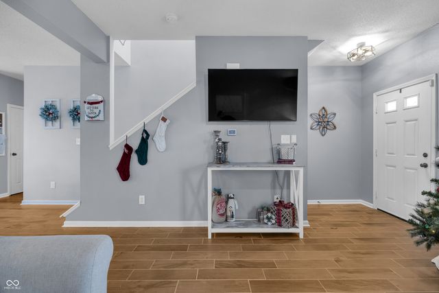 6432 Green Grass Lane, Whitestown, IN 46075