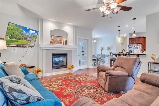 5914 Crumpacker DR, Roanoke, VA 24012