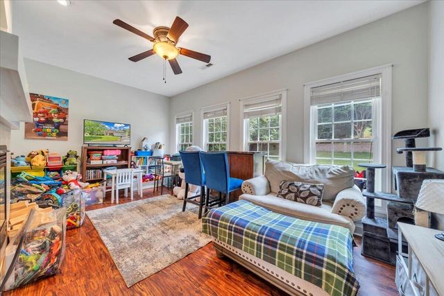 5914 Crumpacker DR, Roanoke, VA 24012