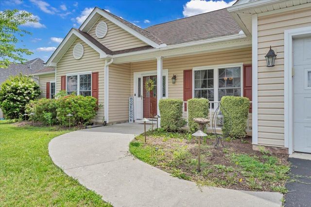 5914 Crumpacker DR, Roanoke, VA 24012