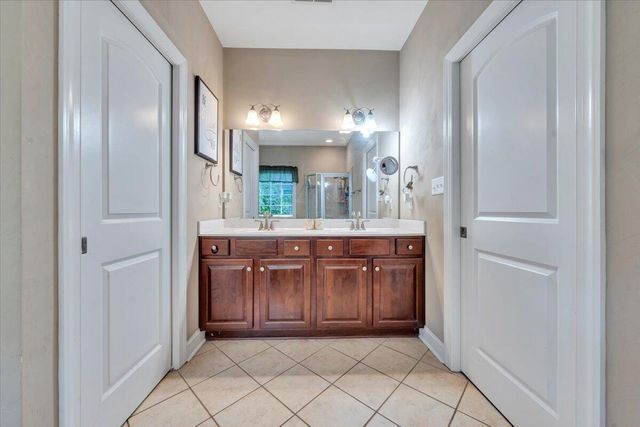 5914 Crumpacker DR, Roanoke, VA 24012