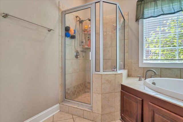 5914 Crumpacker DR, Roanoke, VA 24012