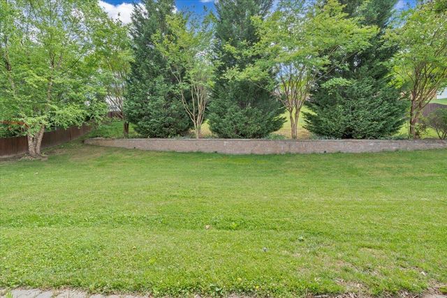 5914 Crumpacker DR, Roanoke, VA 24012