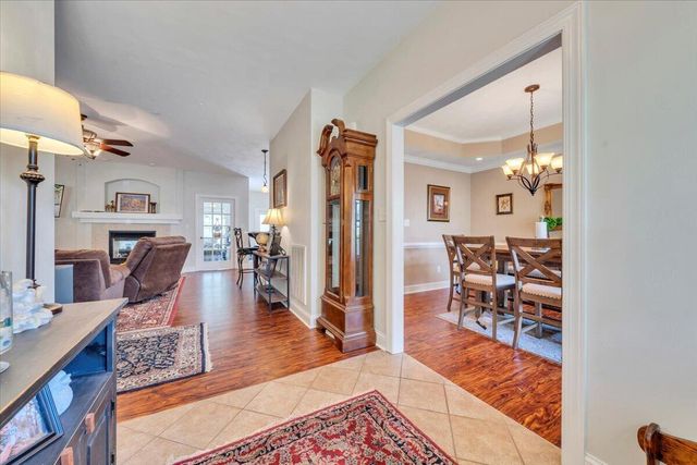 5914 Crumpacker DR, Roanoke, VA 24012