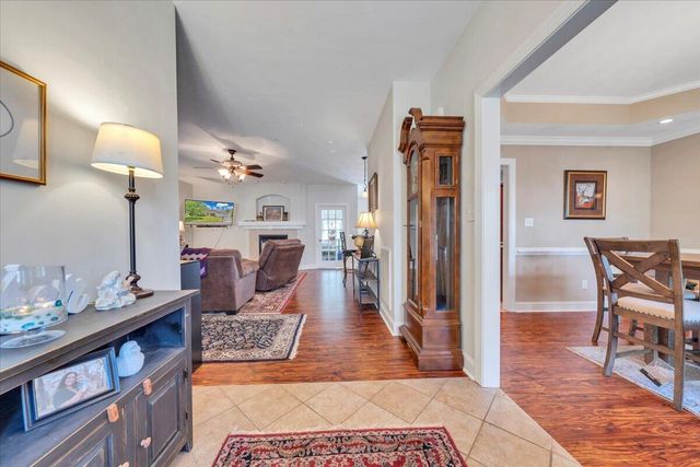 5914 Crumpacker DR, Roanoke, VA 24012