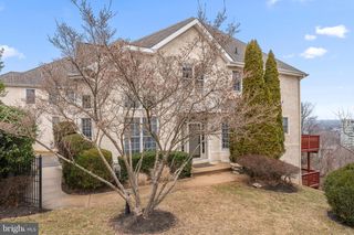 1102 RIVERVIEW LN, Conshohocken, PA 19428