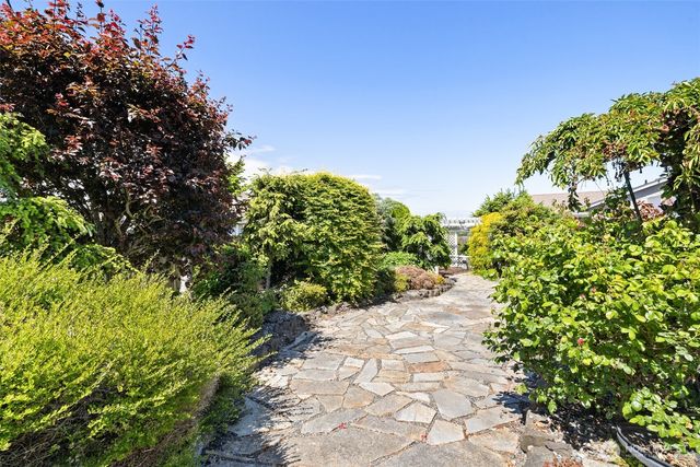 40 Coral Drive, Sequim, WA 98382