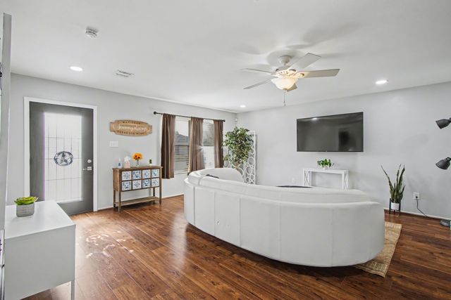 2213 Bradford Pear Drive, Little Elm, TX 75068