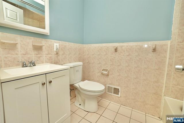 711 S 11th Street, Newark, NJ 07103