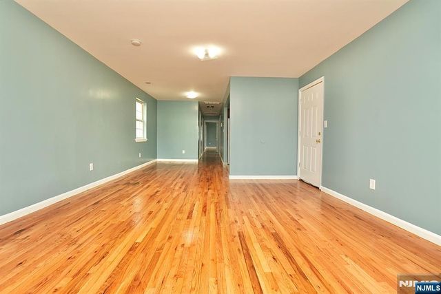 711 S 11th Street, Newark, NJ 07103
