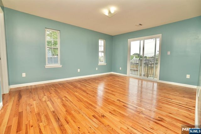 711 S 11th Street, Newark, NJ 07103