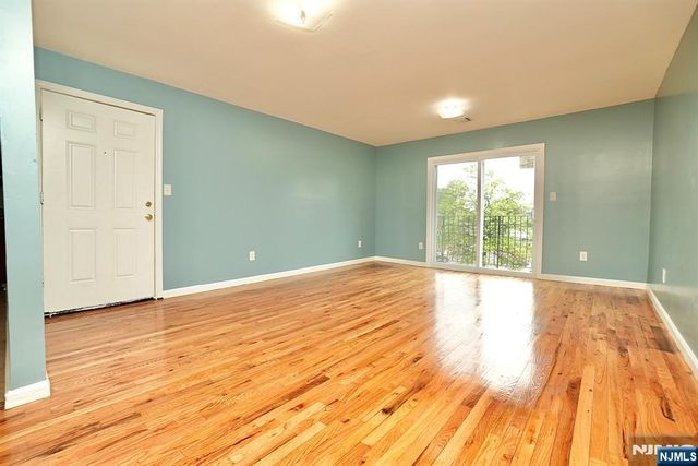 711 S 11th Street, Newark, NJ 07103