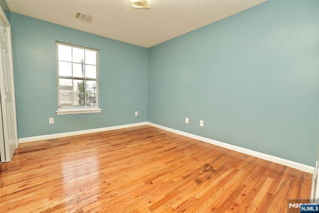 711 S 11th Street, Newark, NJ 07103