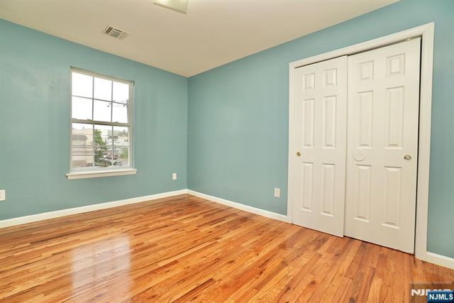 711 S 11th Street, Newark, NJ 07103