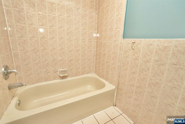 711 S 11th Street, Newark, NJ 07103