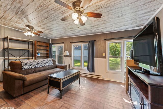 26177 W Lakeview Avenue, Ingleside, IL 60041