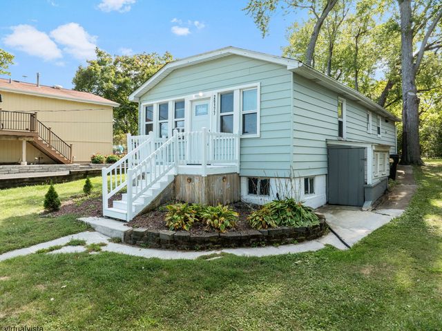 26177 W Lakeview Avenue, Ingleside, IL 60041