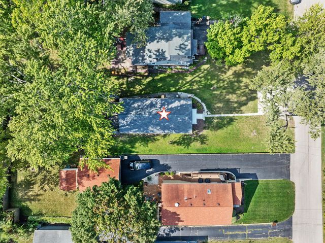 26177 W Lakeview Avenue, Ingleside, IL 60041