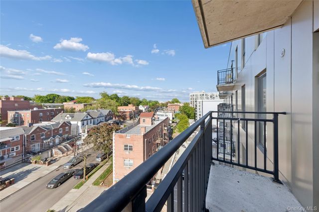 70-25 Queens Boulevard 7J, Woodside, NY 11377