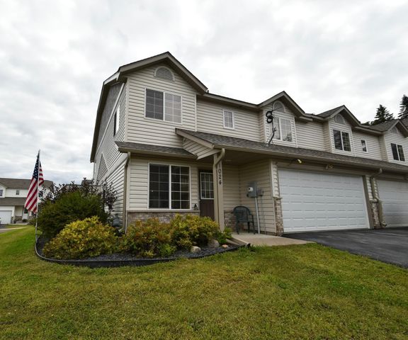 1024 Amanda Court SW, Pine Island, MN 55963