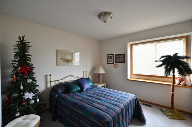 1024 Amanda Court SW, Pine Island, MN 55963