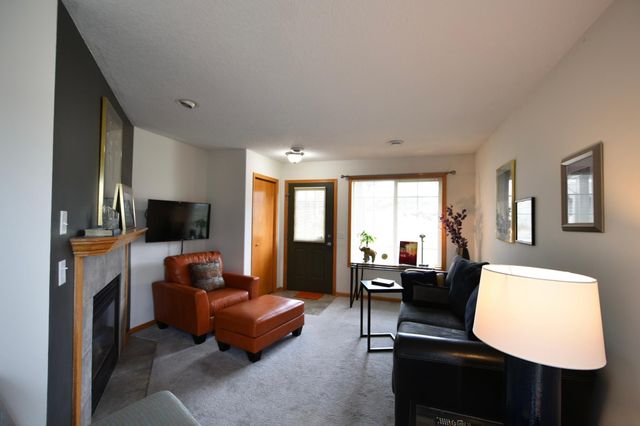 1024 Amanda Court SW, Pine Island, MN 55963