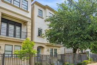 1207 W 24th Street A, Houston, TX 77008