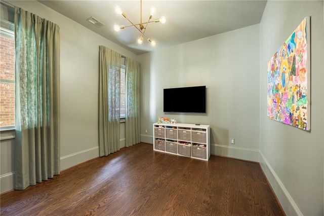 320 Valley Brook Way NE, Atlanta, GA 30342
