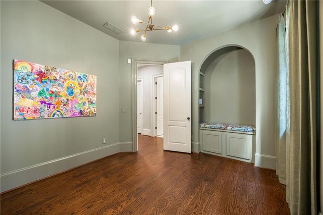 320 Valley Brook Way NE, Atlanta, GA 30342
