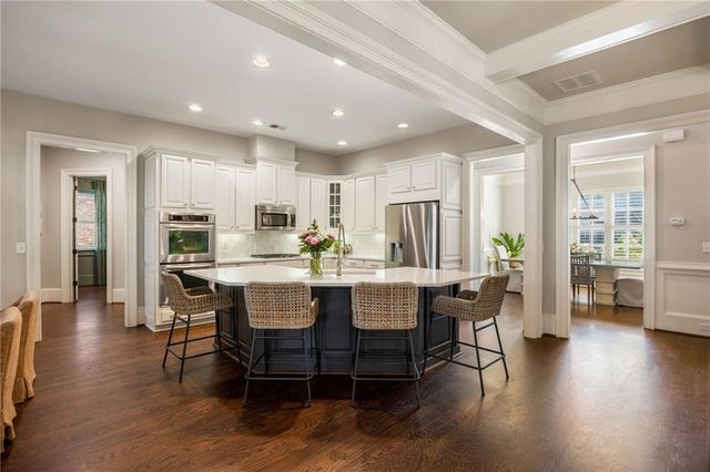 320 Valley Brook Way NE, Atlanta, GA 30342