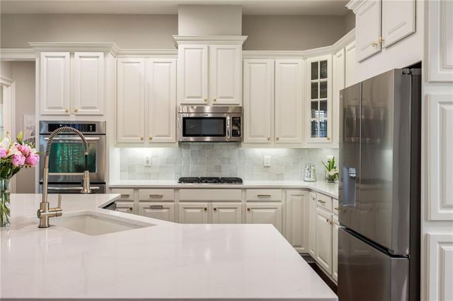 320 Valley Brook Way NE, Atlanta, GA 30342