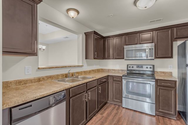 8121 Lenox Creekside Dr Unit 3, Antioch, TN 37013