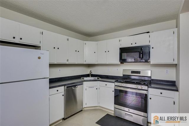 69 Amberly Court 165, Franklin Park, NJ 08823