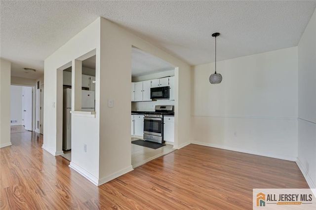 69 Amberly Court 165, Franklin Park, NJ 08823