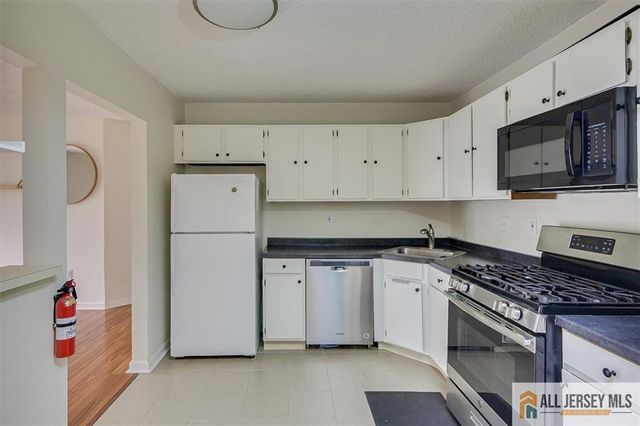 69 Amberly Court 165, Franklin Park, NJ 08823