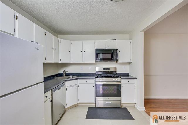 69 Amberly Court 165, Franklin Park, NJ 08823