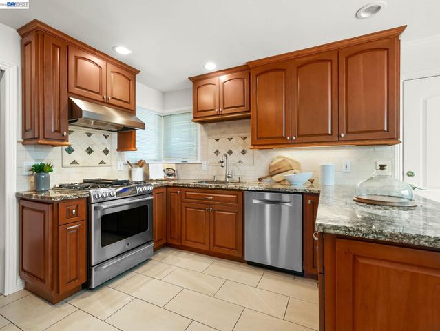 3051 Knights Bridge Rd, San Jose, CA 95132