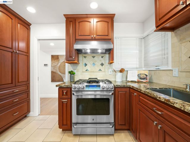 3051 Knights Bridge Rd, San Jose, CA 95132